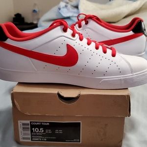 Nike tennis shoes